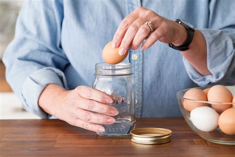 how to peel hard boiled eggs